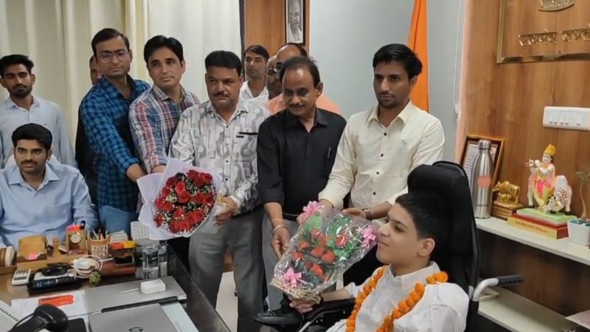 Didwana 15 year old Garvit suffering from an incurable disease becomes District Collector for a day