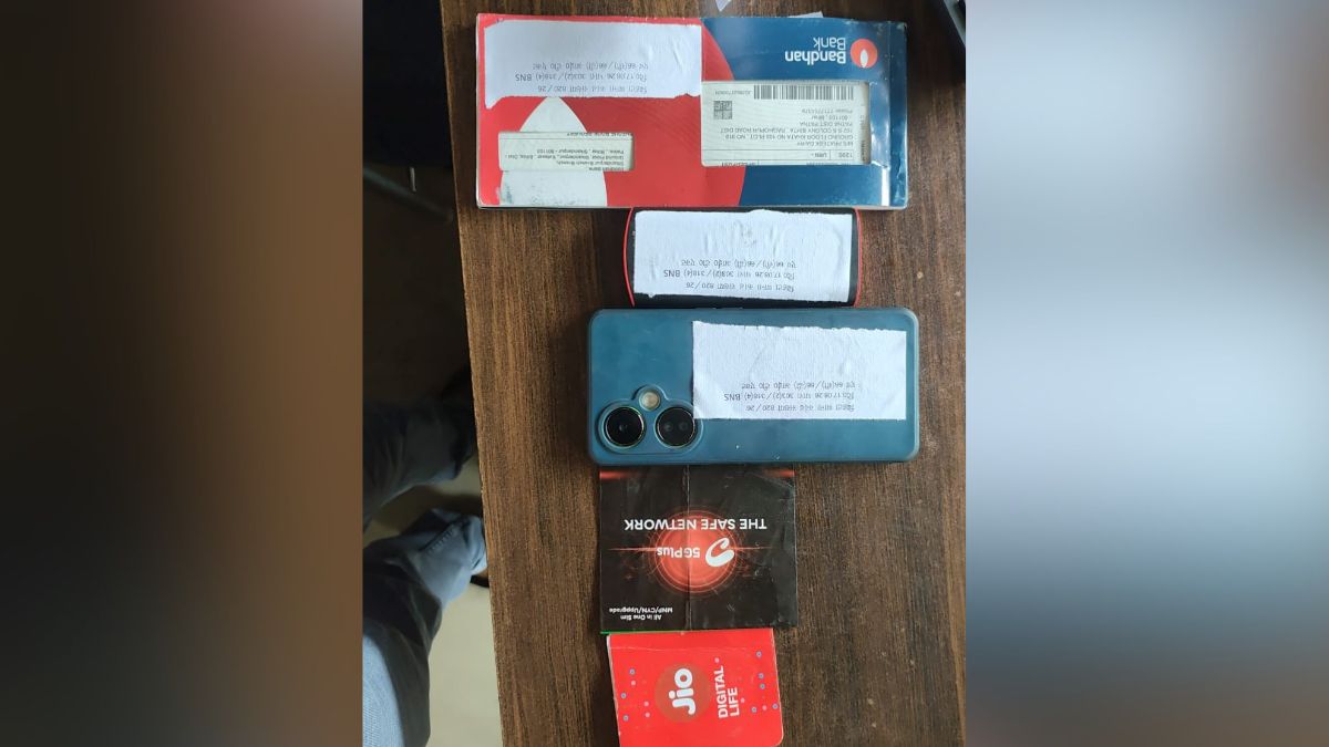 Mobile phones, four SIM cards, a cheque book, a passbook, and an ATM card were recovered. Mobile phones, four SIM cards, a cheque book, a passbook, and an ATM card were recovered.