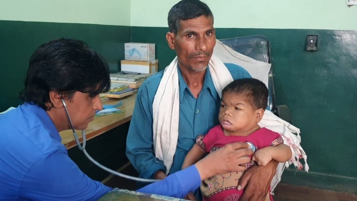 दिखने में बच्ची लगती है 17 साल की सोनाली.