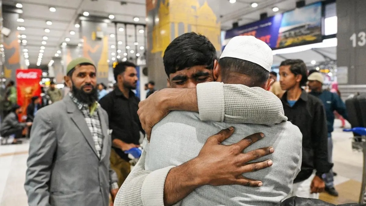 भारतीय नागरिक अपने परिवार के साथ