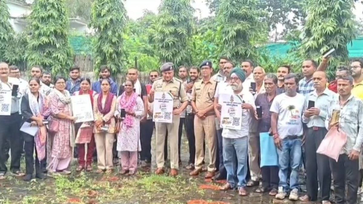 durg police recover 200 lost mobile phones worth 40 lakh return to owners durg police recover 200 lost mobile phones worth 40 lakh return to owners