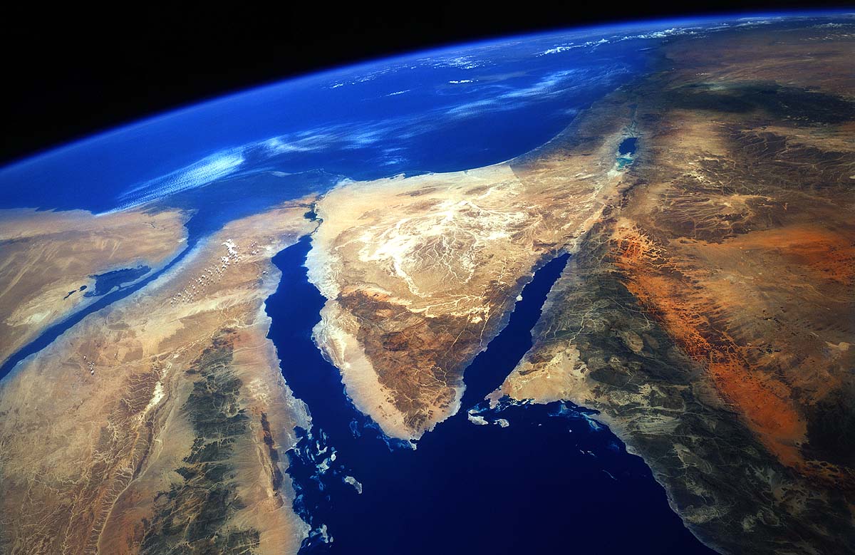 Gulf of Suez is widening