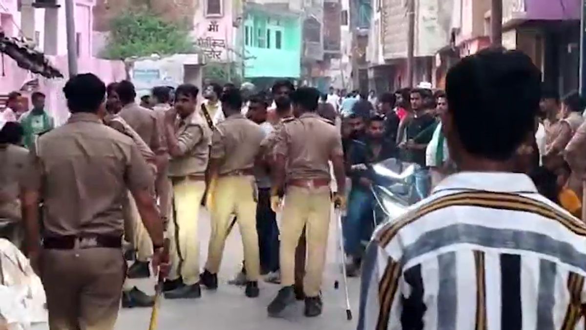 etah muharram tazia high tension line accident one dead three injured