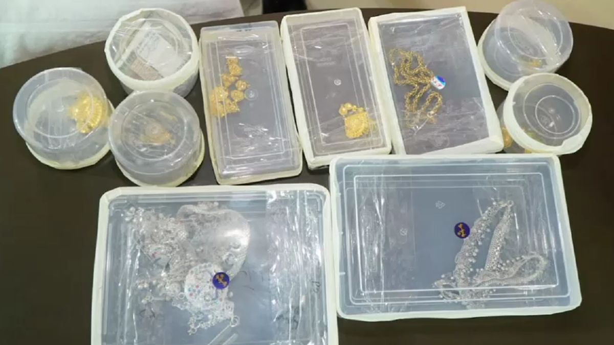 Etawah cunning niece boyfriend stole jewelry 30 lakh mami home Etawah cunning niece boyfriend stole jewelry 30 lakh mami home