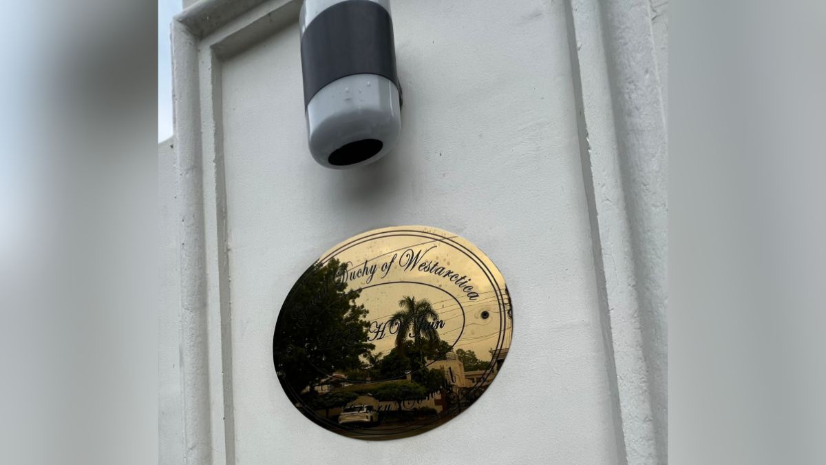 fake embassy busted in ghaziabad