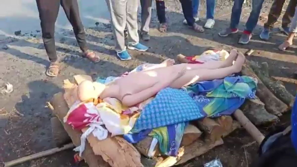 fake funeral real conspiracy man dummy body cremation ghat
