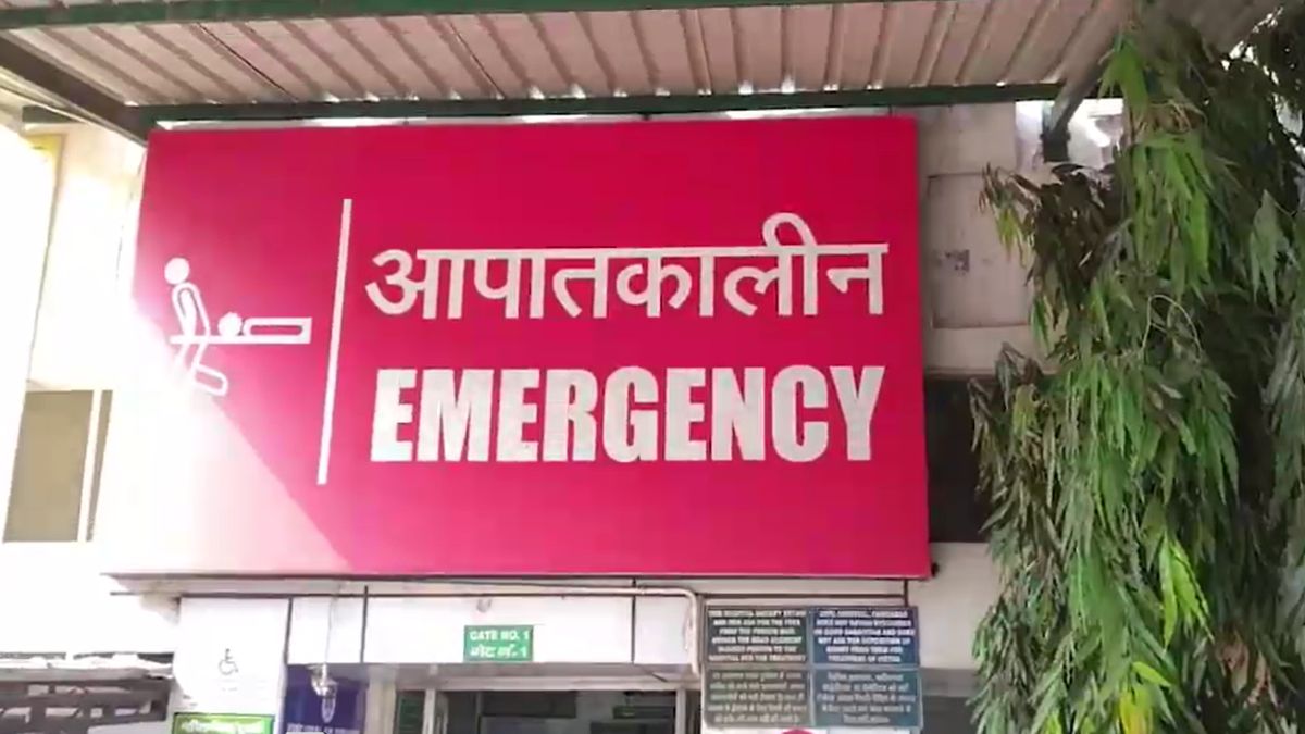 faridabad mother breaks down daughter body 16 year old dies school third floor faridabad mother breaks down daughter body 16 year old dies school third floor