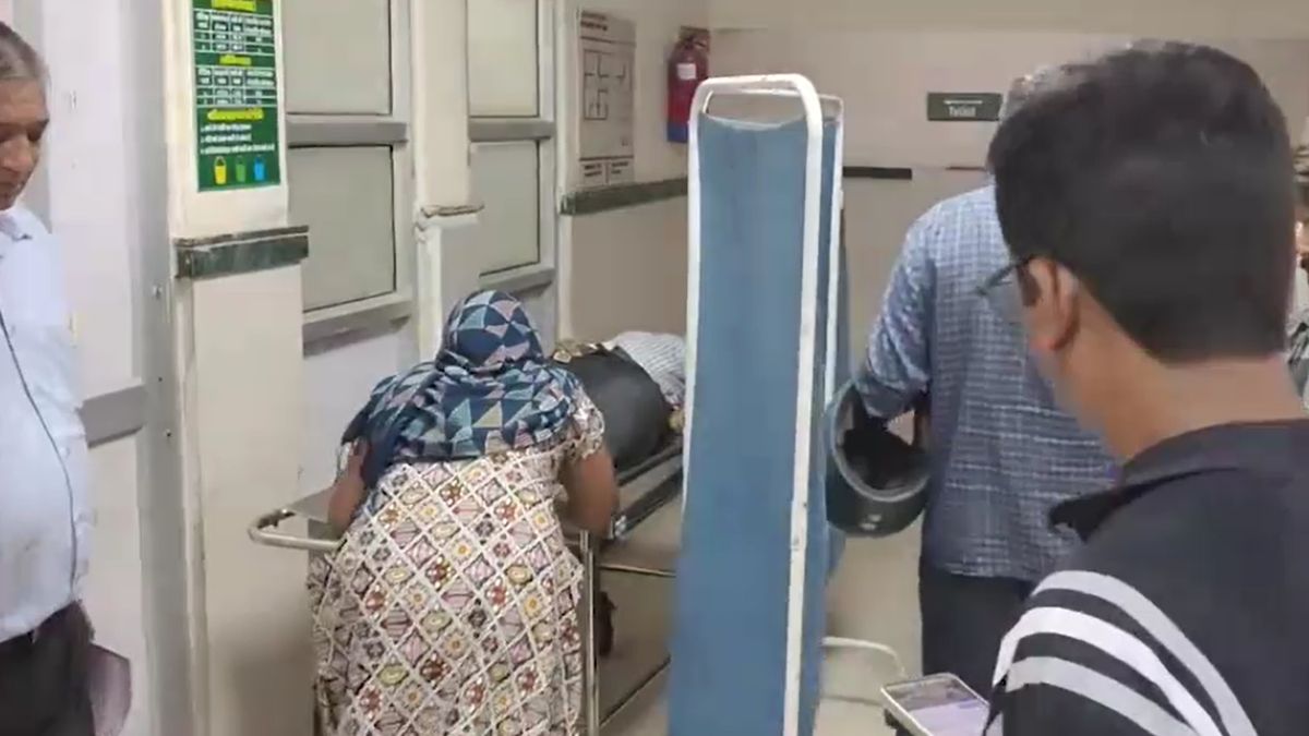 faridabad mother breaks down daughter body 16 year old dies school third floor faridabad mother breaks down daughter body 16 year old dies school third floor