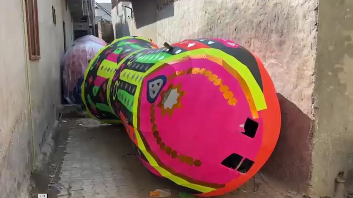 Ferozepur Man Making Ravan Effigies for 45 Years Passing Family Craft to Sons Ferozepur Man Making Ravan Effigies for 45 Years Passing Family Craft to Sons