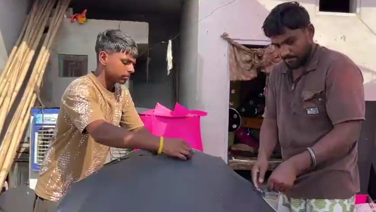Ferozepur Man Making Ravan Effigies for 45 Years Passing Family Craft to Sons Ferozepur Man Making Ravan Effigies for 45 Years Passing Family Craft to Sons