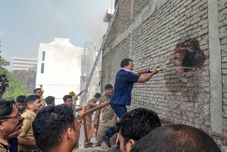 Fire Aliganj