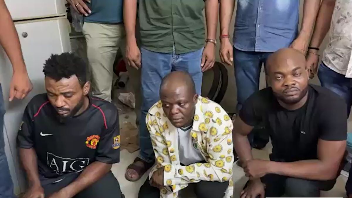 foreign woman jumps during police raid drug manufacturing unit busted in delhi foreign woman jumps during police raid drug manufacturing unit busted in delhi