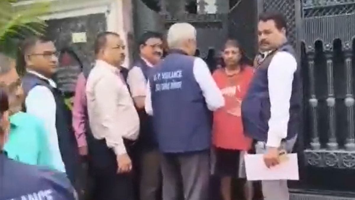 former up arto lalit kumar raid lucknow noida properties 13 kg gold 9 kg silver vigilance team reward former up arto lalit kumar raid lucknow noida properties 13 kg gold 9 kg silver vigilance team reward