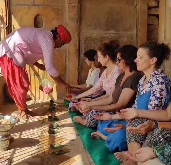 France women perform shradh