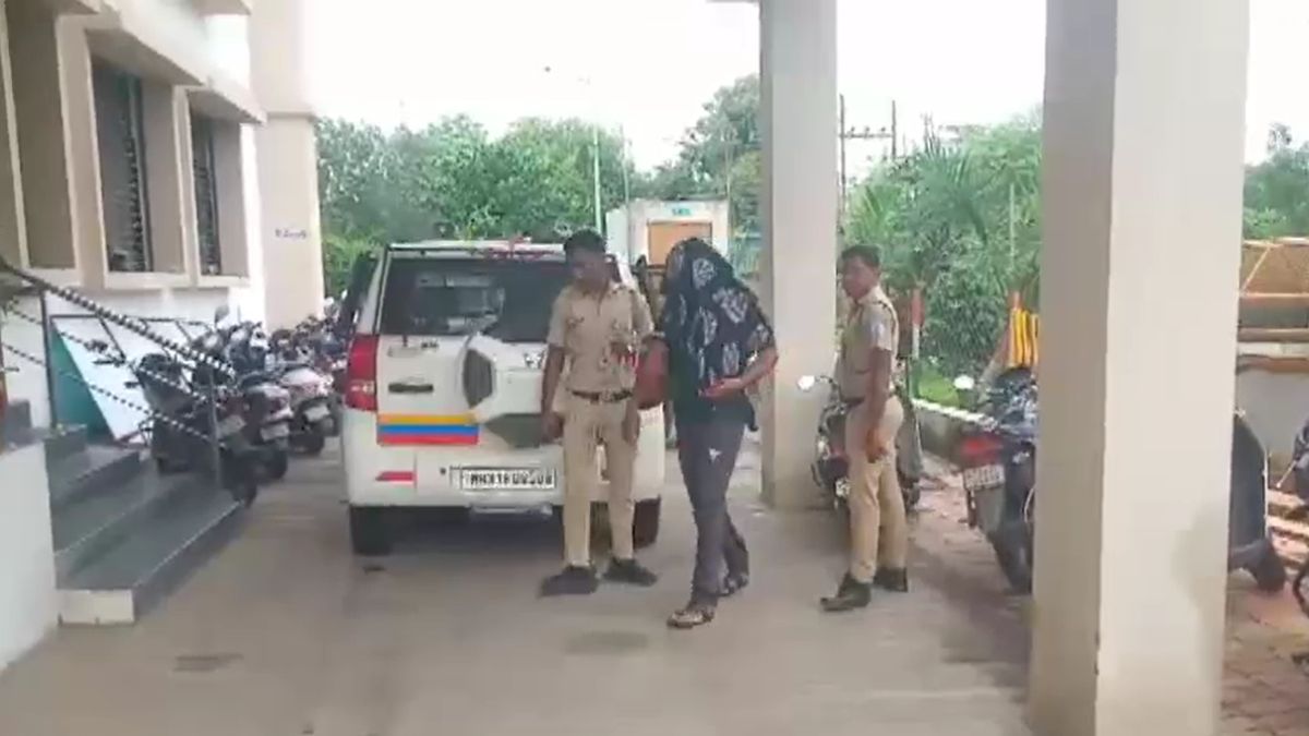 Friendship day gift marriage Man throws female friend into river Nagpur Friendship day gift marriage Man throws female friend into river Nagpur