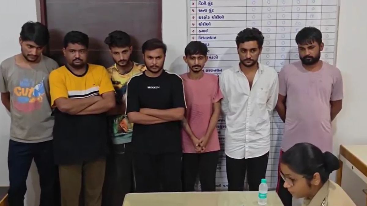 Friendship via gay dating app man reached to meet seven people waiting shocking story