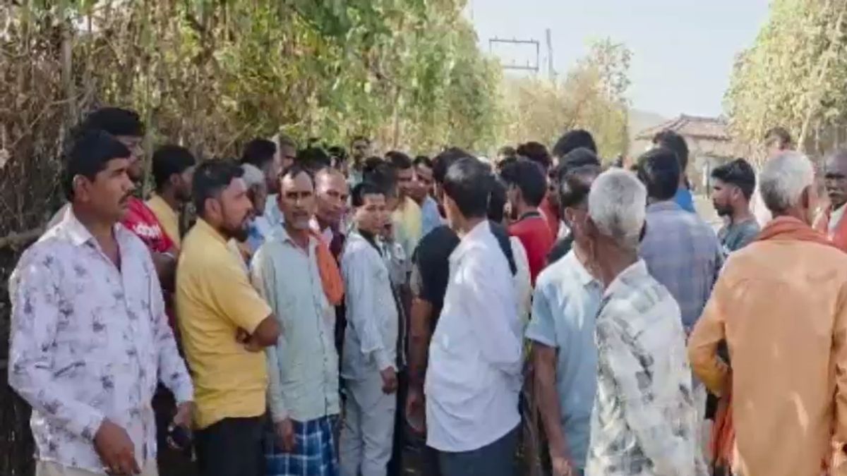 garhwa youth burnt alive after petrol can explodes following car hit