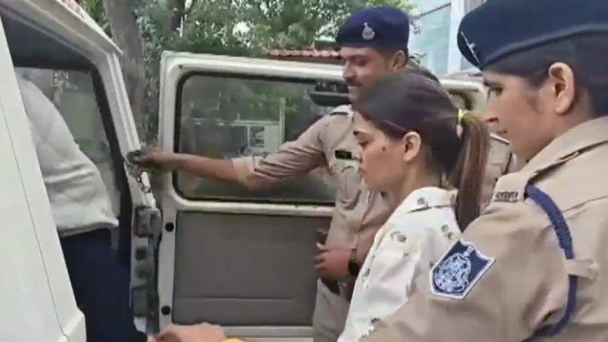 girlfriend in car watchman denied entry insult led to murder in indore girlfriend in car watchman denied entry insult led to murder in indore