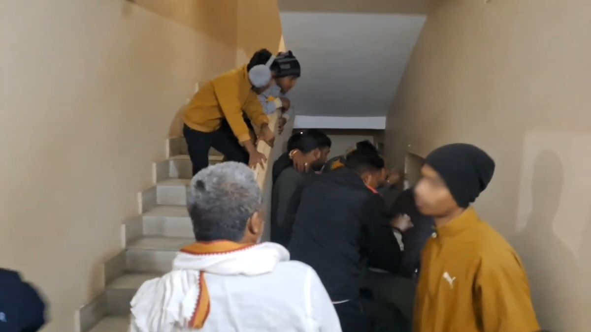 girlfriend lover beaten family forced sindoor marriage