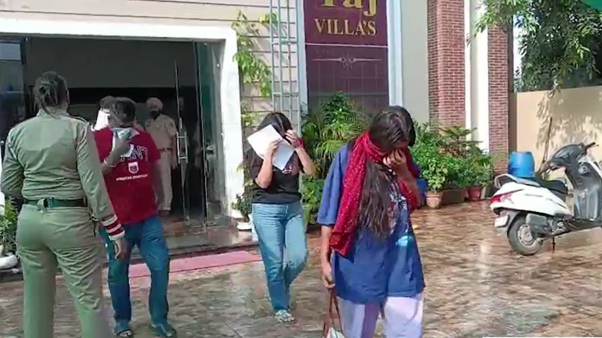 girls boys fake call centre hotel us canada connection