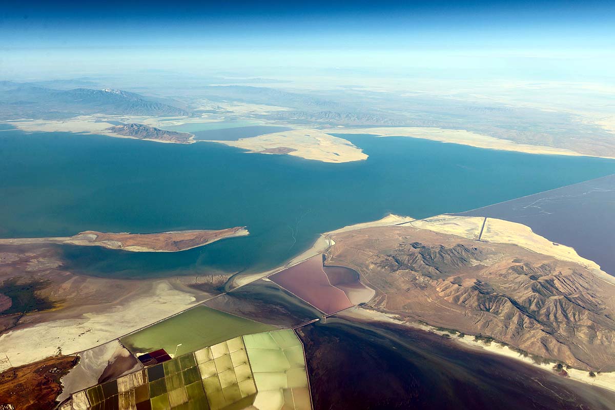  hidden freshwater beneath saline lake