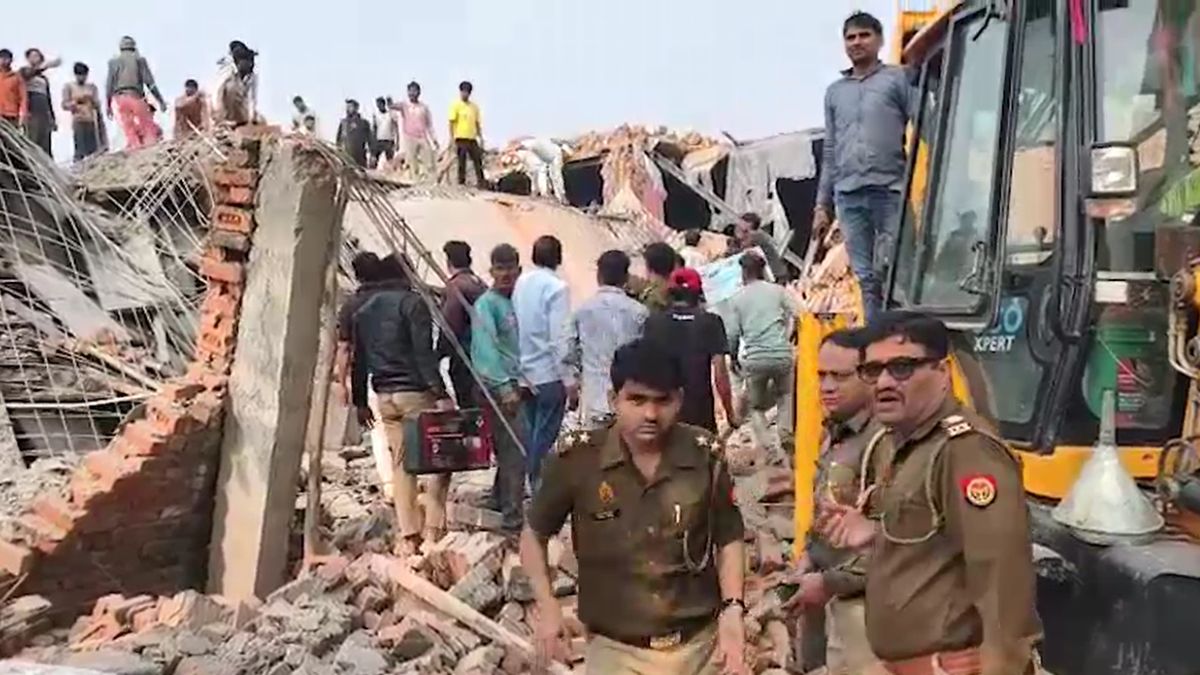 greater noida building collapse four workers dead seven rescued
