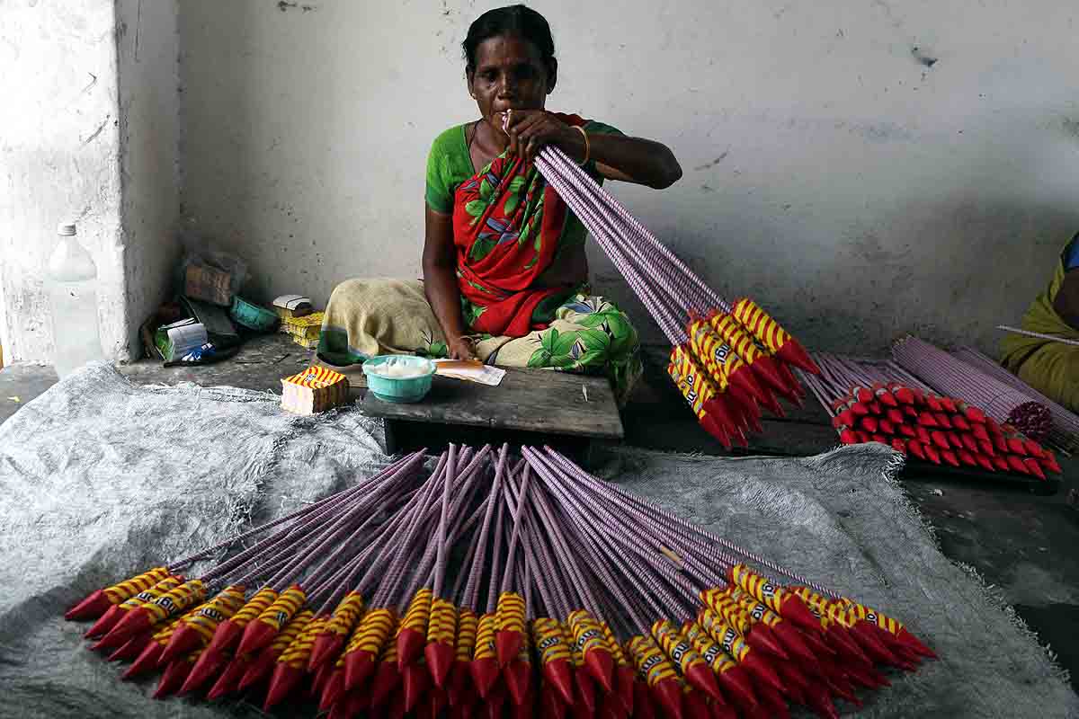 identify green firecrackers