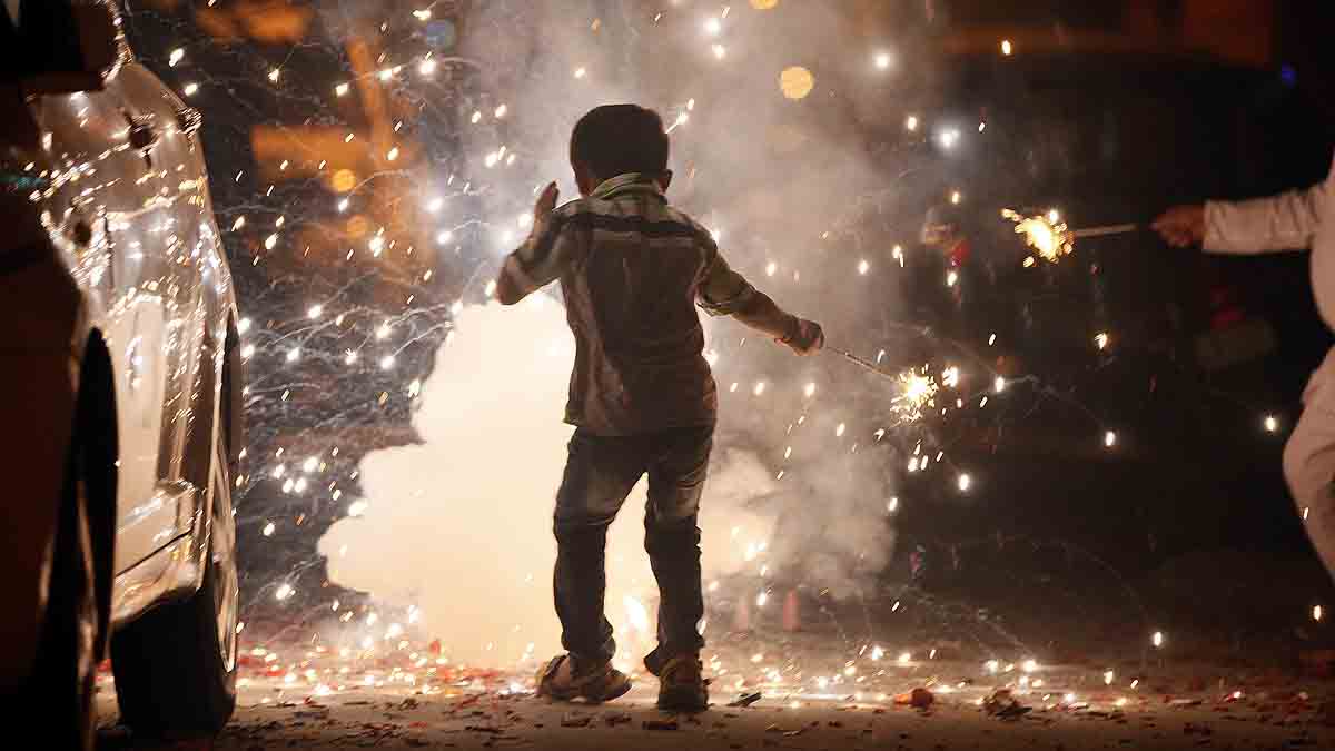 identify green firecrackers