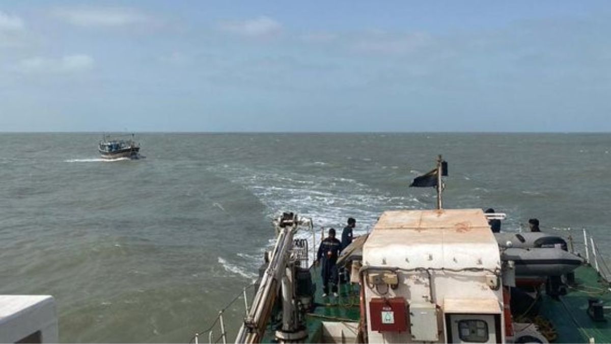 गुजरात के समुद्र से करोड़ों रुपए का ड्रग्स बरामद, BSF और कच्छ पुलिस का संयुक्त ऑपरेशन गुजरात के समुद्र से करोड़ों रुपए का ड्रग्स बरामद, BSF और कच्छ पुलिस का संयुक्त ऑपरेशन