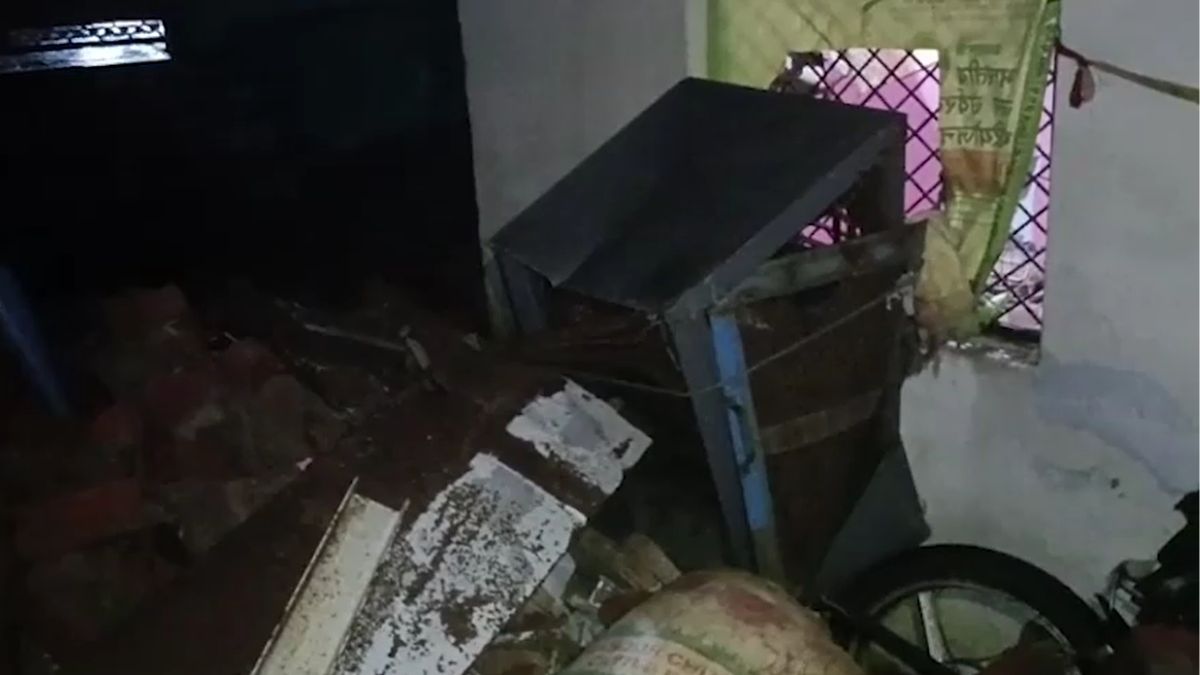 gwalior brother sister die roof collapse gwalior brother sister die roof collapse
