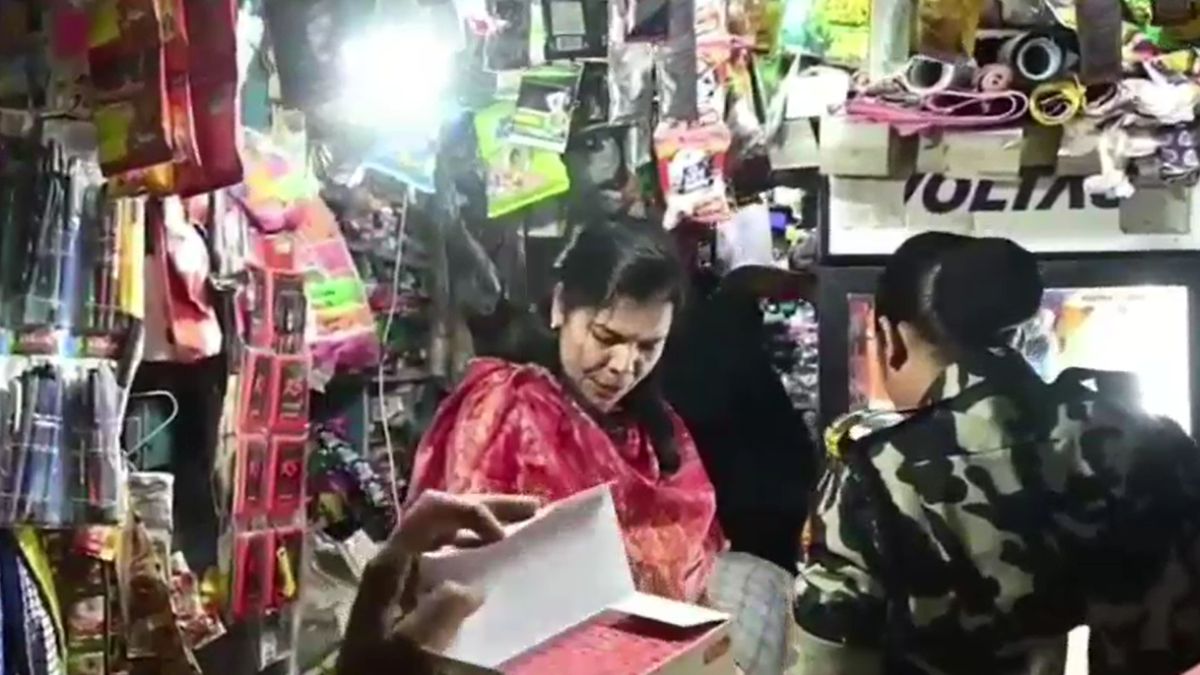 Hajipur Midnight Mega Crackdown by DM Varsha Singh Targets Drug Trafficking