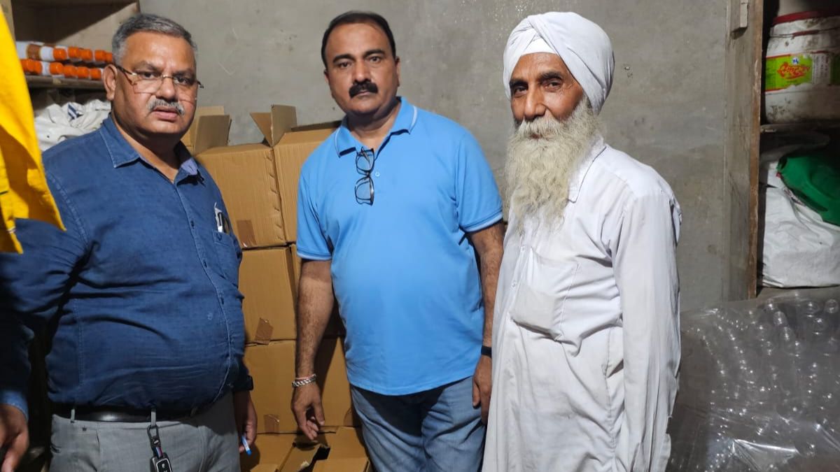 hapur food safety team raids adulterated sauce shop seizes 30 boxes