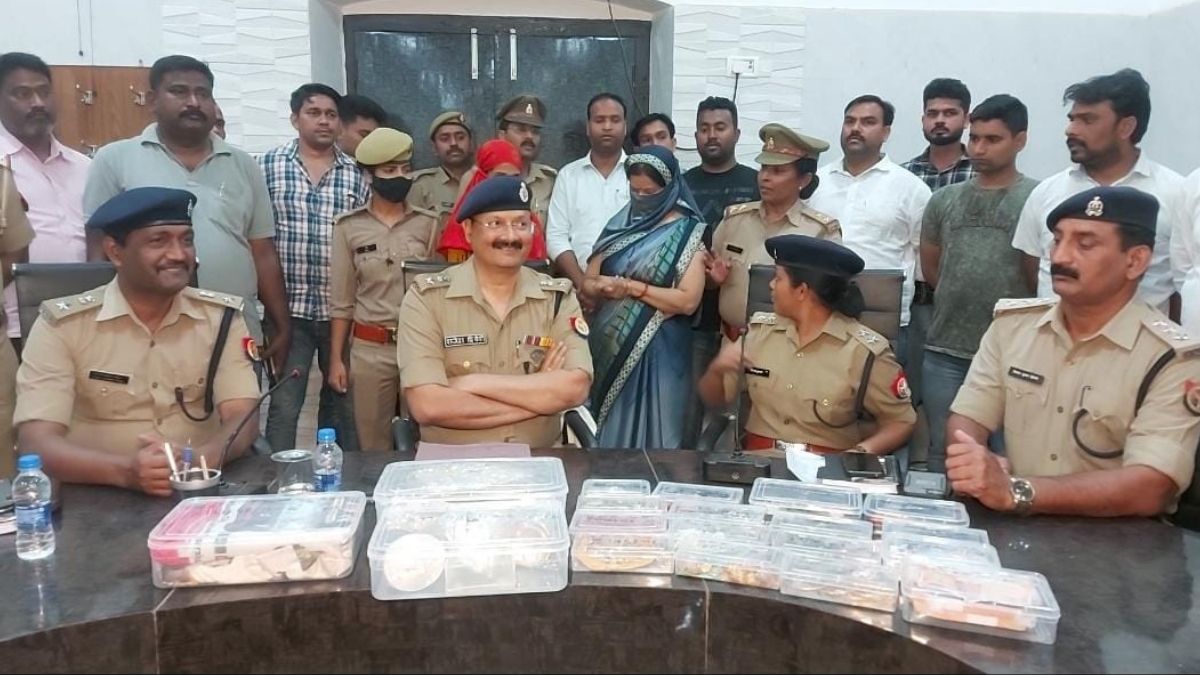 इसरो साइंटिस्ट के घर 25 लाख की लूट से उठा पर्दा, जानकर हैरान रह गए अफसर. (Photo: Aajtak)