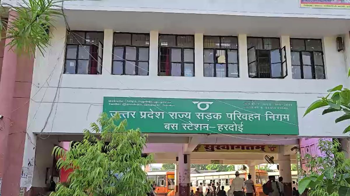 hardoi woman killed after being crushed between two roadways buses at bus stand