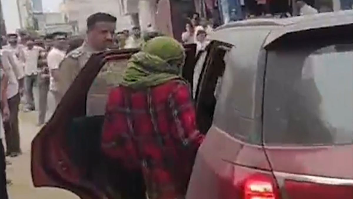 haridwar youth assaulted visiting girl house tied to pole with dog collar haridwar youth assaulted visiting girl house tied to pole with dog collar