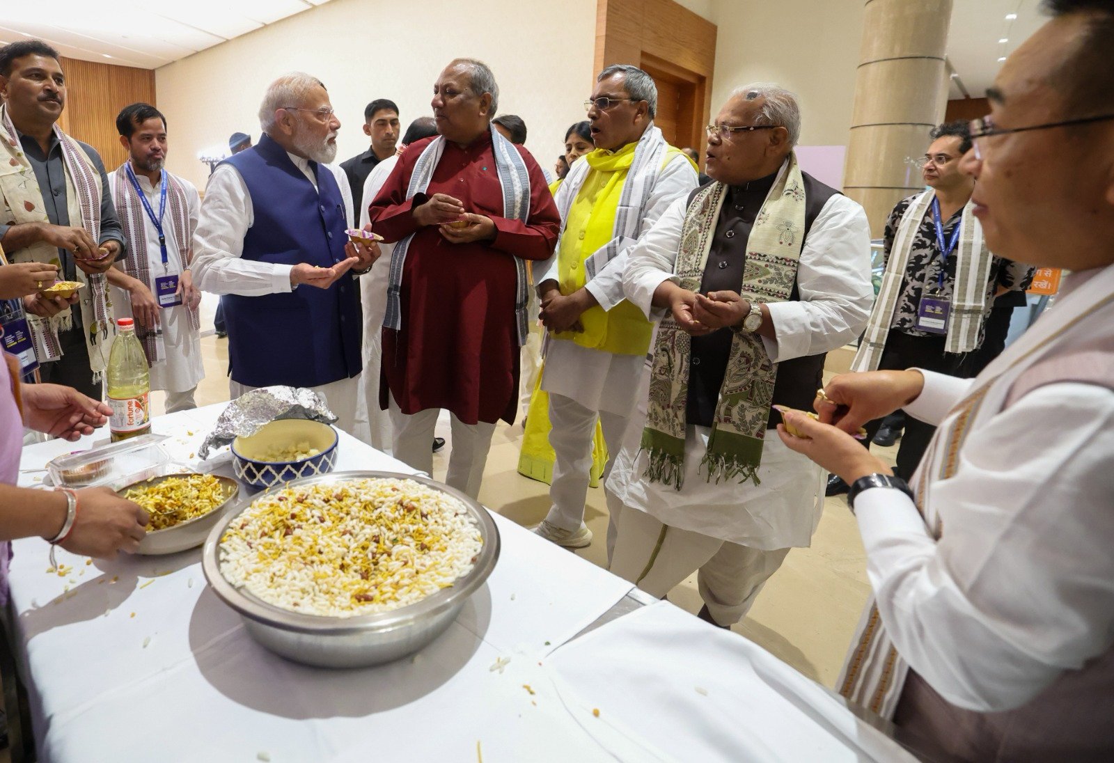 narendra modi share bengal jhalmuri video narendra modi share bengal jhalmuri video