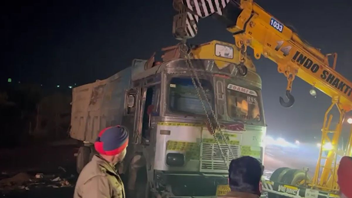 horrific accident bus truck collision amritsar pathankot road