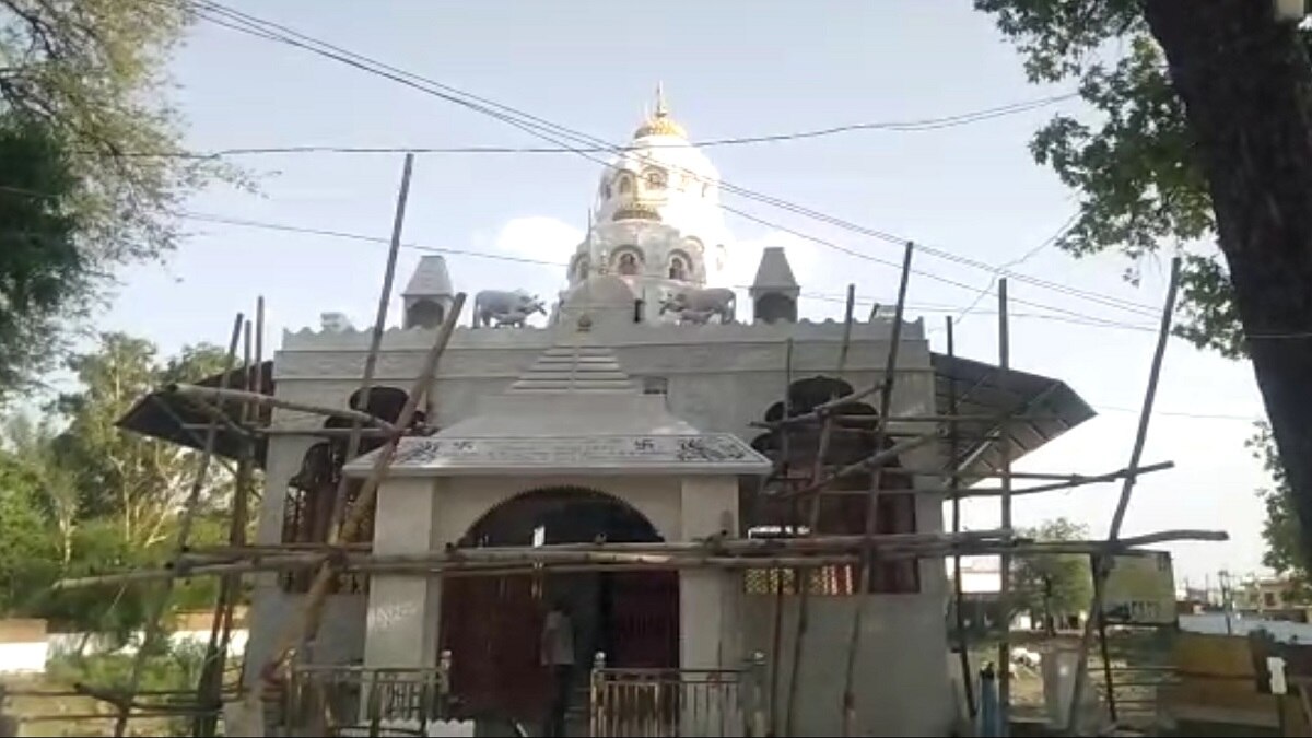husband built Radha Krishna temple in memory of wife 3