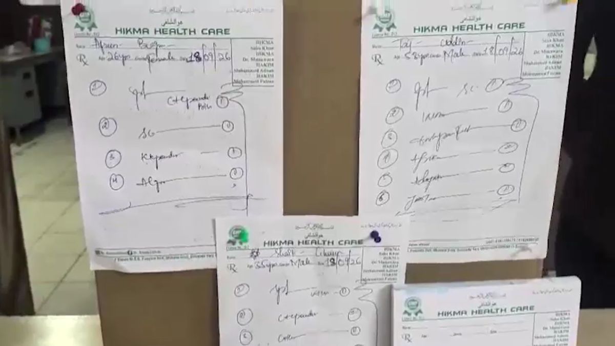 hyderabad fake doctor intermediate pass man held medical qualification