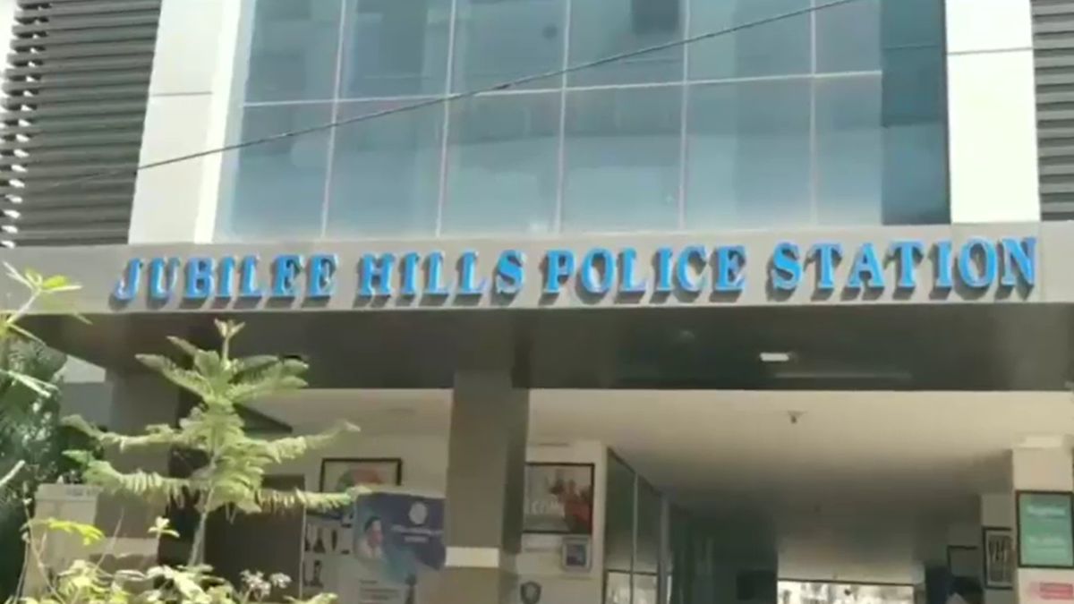 Hyderabad Techie Alleges Dating App Honey Trap Over Rs 29884 Pub Bill