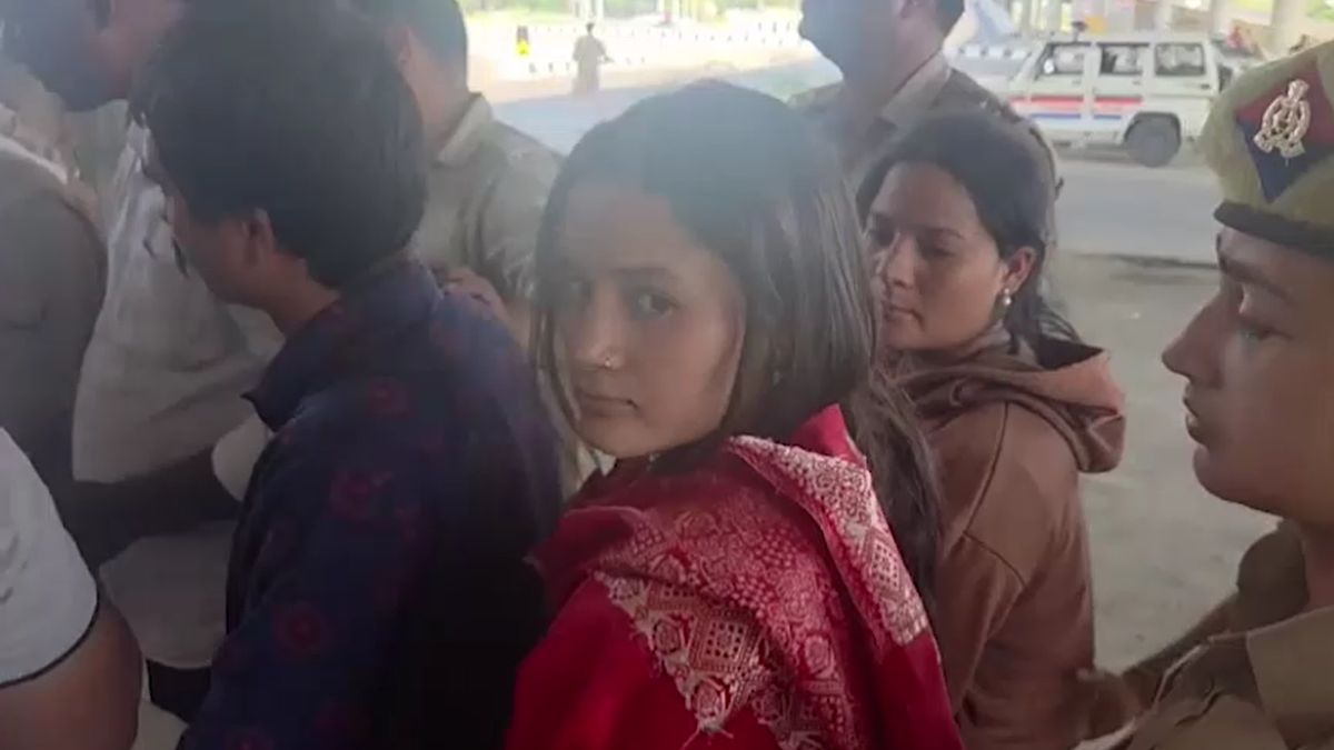 hyderabad villa from missing idol chain to rs 12 crore locker theft full story hyderabad villa from missing idol chain to rs 12 crore locker theft full story