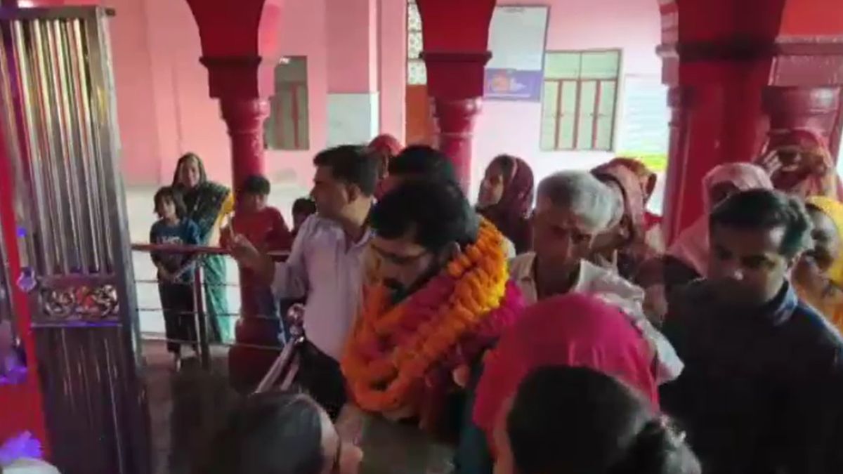 सब्जी बेचने वाले अमित अपने दोस्त को देंगे एक करोड़