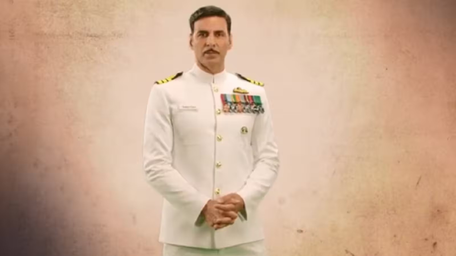 अक्षय कुमार की फिल्म रुस्तम का एक सीन.