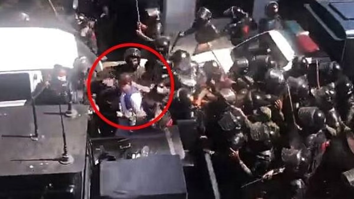 इमरान अरेस्ट