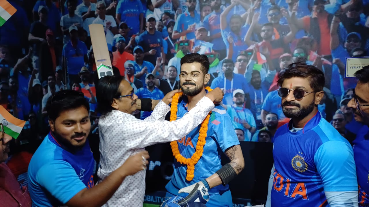 आसनसोलः विराट की मूर्ति की हुई पूजा, छठ घाट पर भारत की जीत के लिए की प्रार्थना