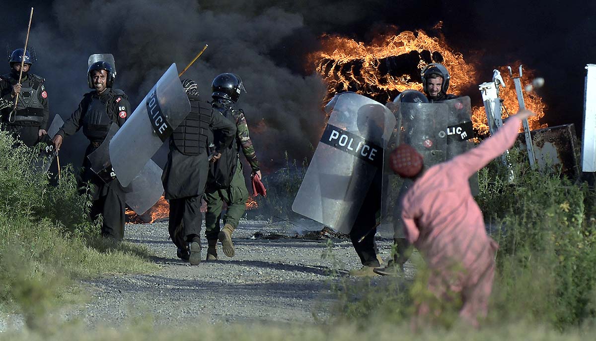 Imran Khan-Asim Munir enmity Imran Khan-Asim Munir enmity