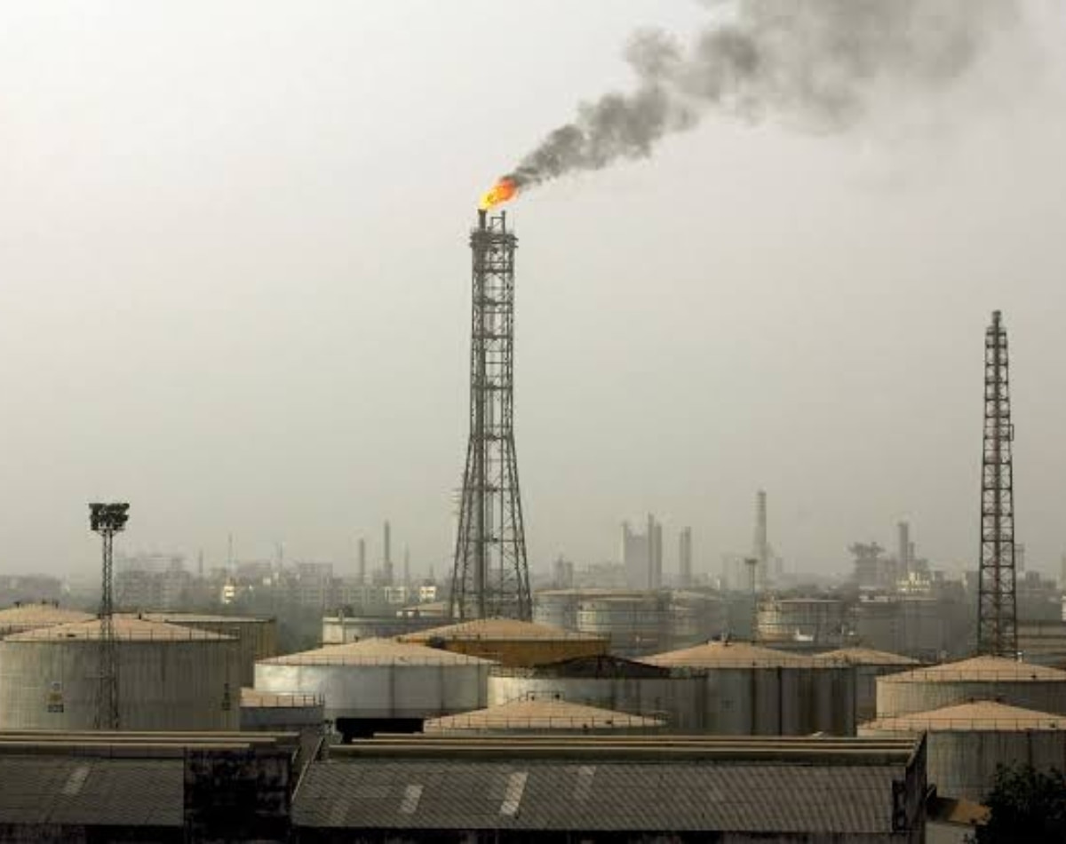 दुनिया का चौथा बड़ा तेल रिफाइनर भारत. (Photo: Reuters) India 4th Top Oil Refiner