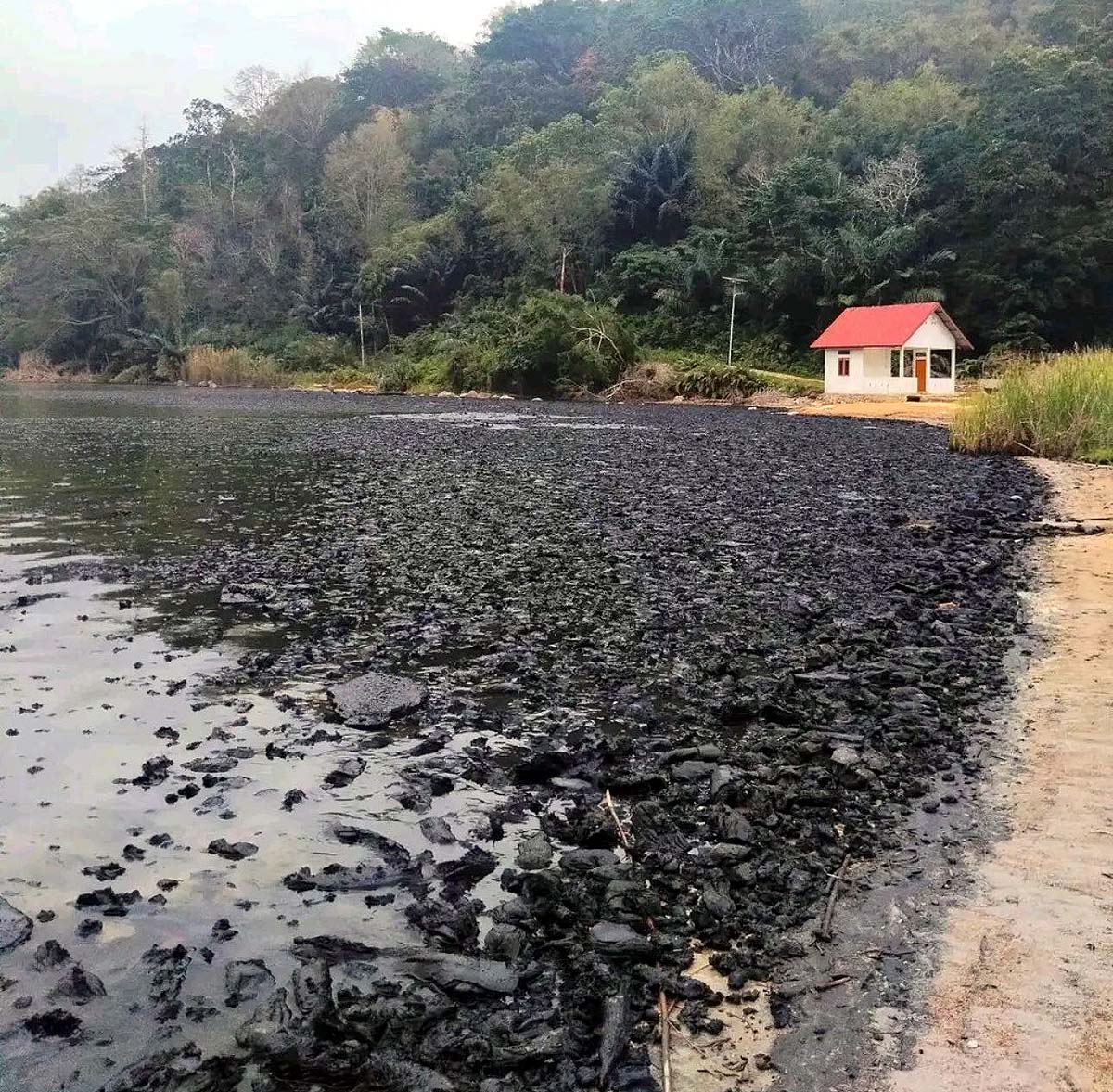 earthquake indonesia lake black material earthquake indonesia lake black material