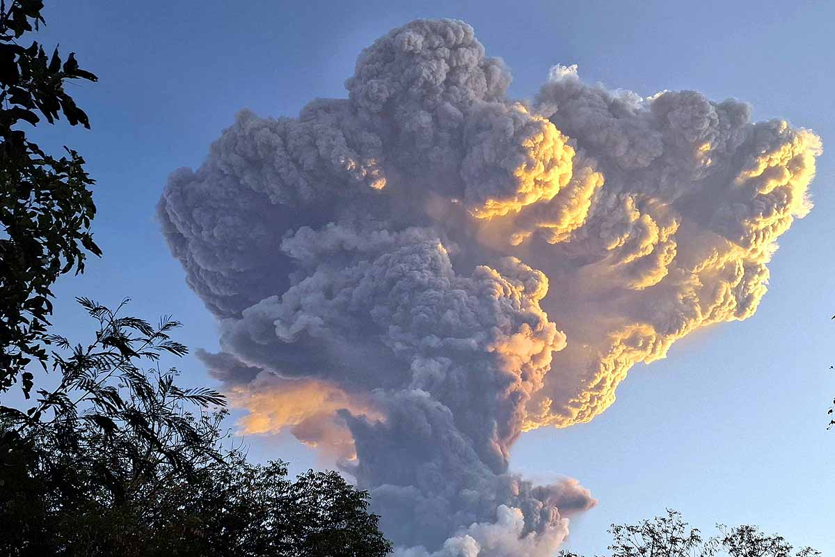 Mount Lewotobi Laki-Laki indonesia volcano