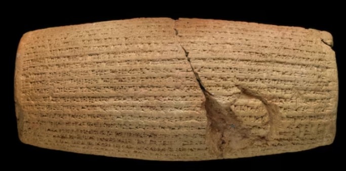 सायरस द ग्रेट के सिद्धांतों को 'सायरस सिलेंडर' में संहिताबद्ध किया गया था (Photo: विकिपीडिया / ब्रिटिश म्यूज़ियम)